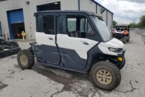 2024 Can-Am Defender MAX Limited Cab HD10