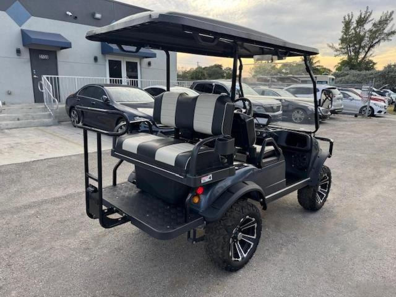 2023 Evolution Forester 4 Plus Golf Cart - Image 3